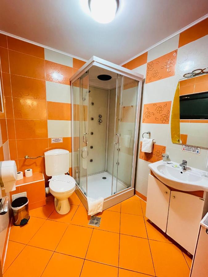 Pensiunea Ianis Piatra Neamţ Extérieur photo