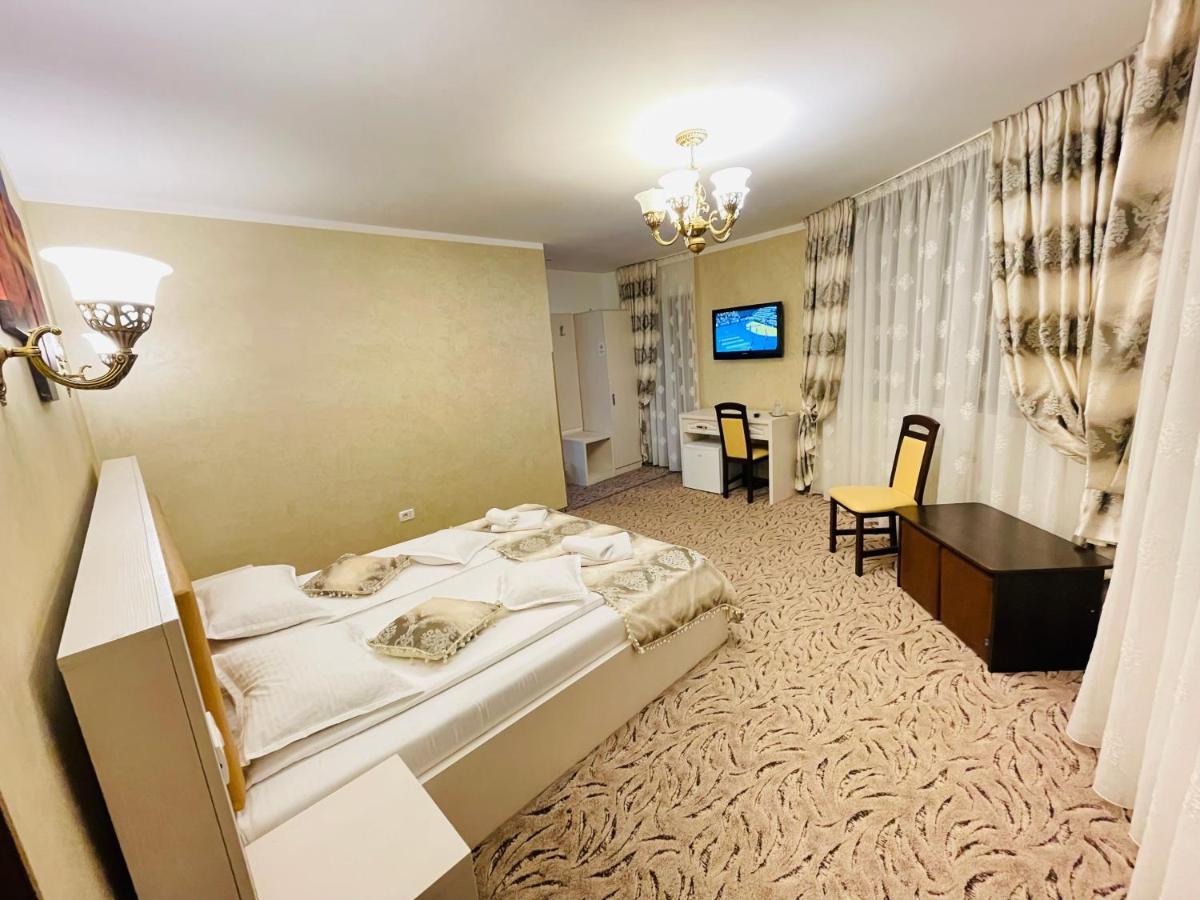 Pensiunea Ianis Piatra Neamţ Extérieur photo