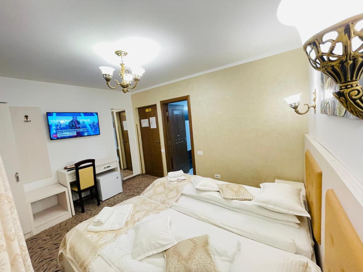 Pensiunea Ianis Piatra Neamţ Extérieur photo