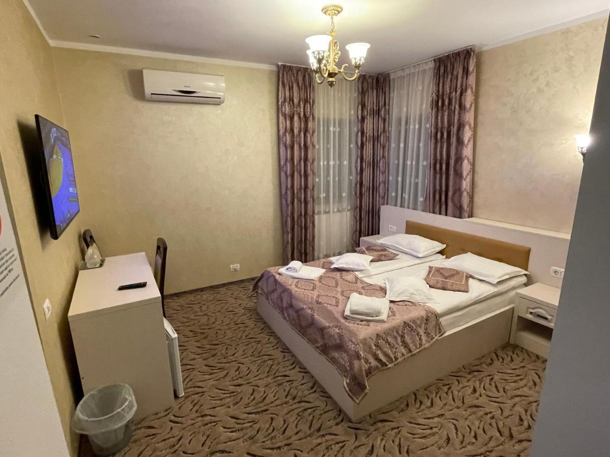 Pensiunea Ianis Piatra Neamţ Extérieur photo