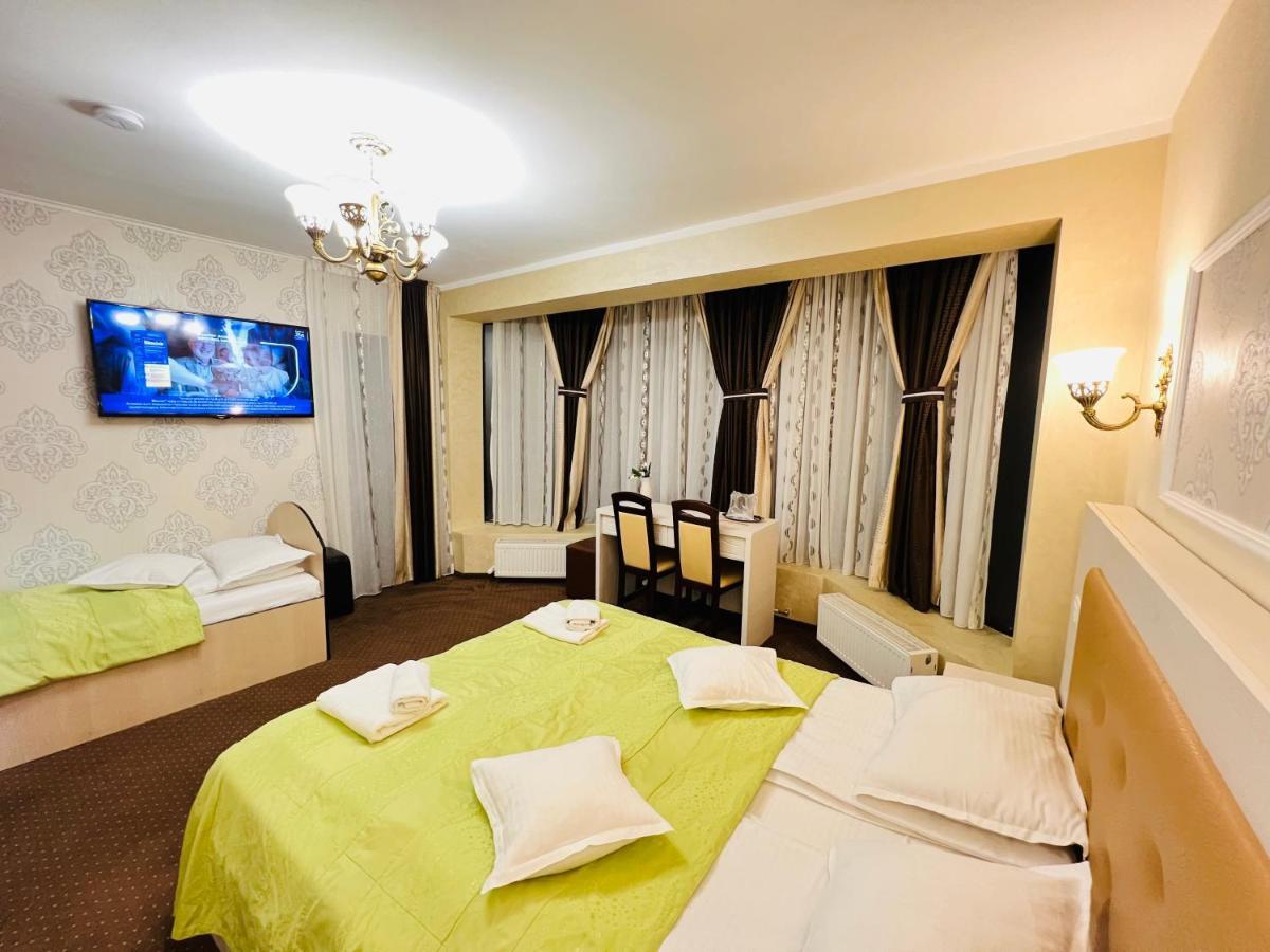 Pensiunea Ianis Piatra Neamţ Extérieur photo