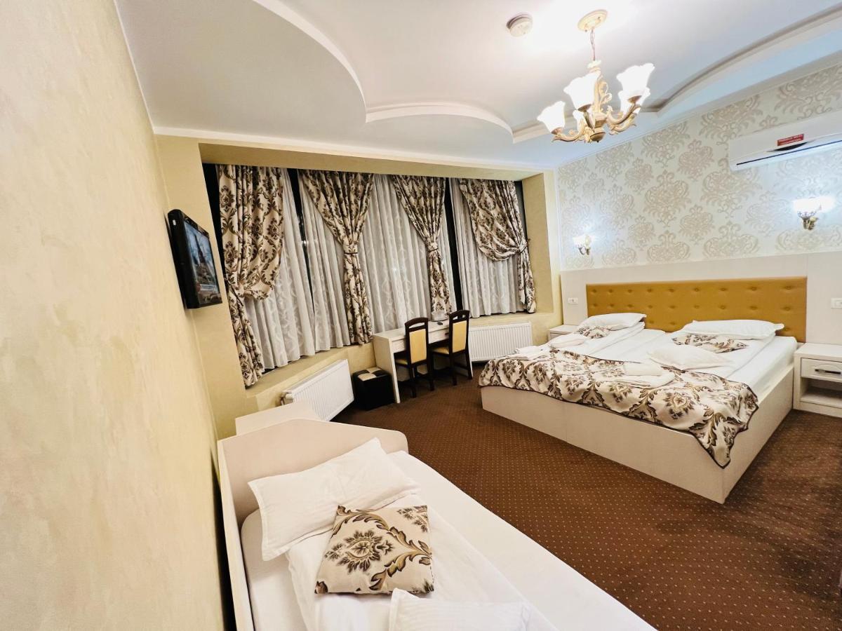 Pensiunea Ianis Piatra Neamţ Extérieur photo