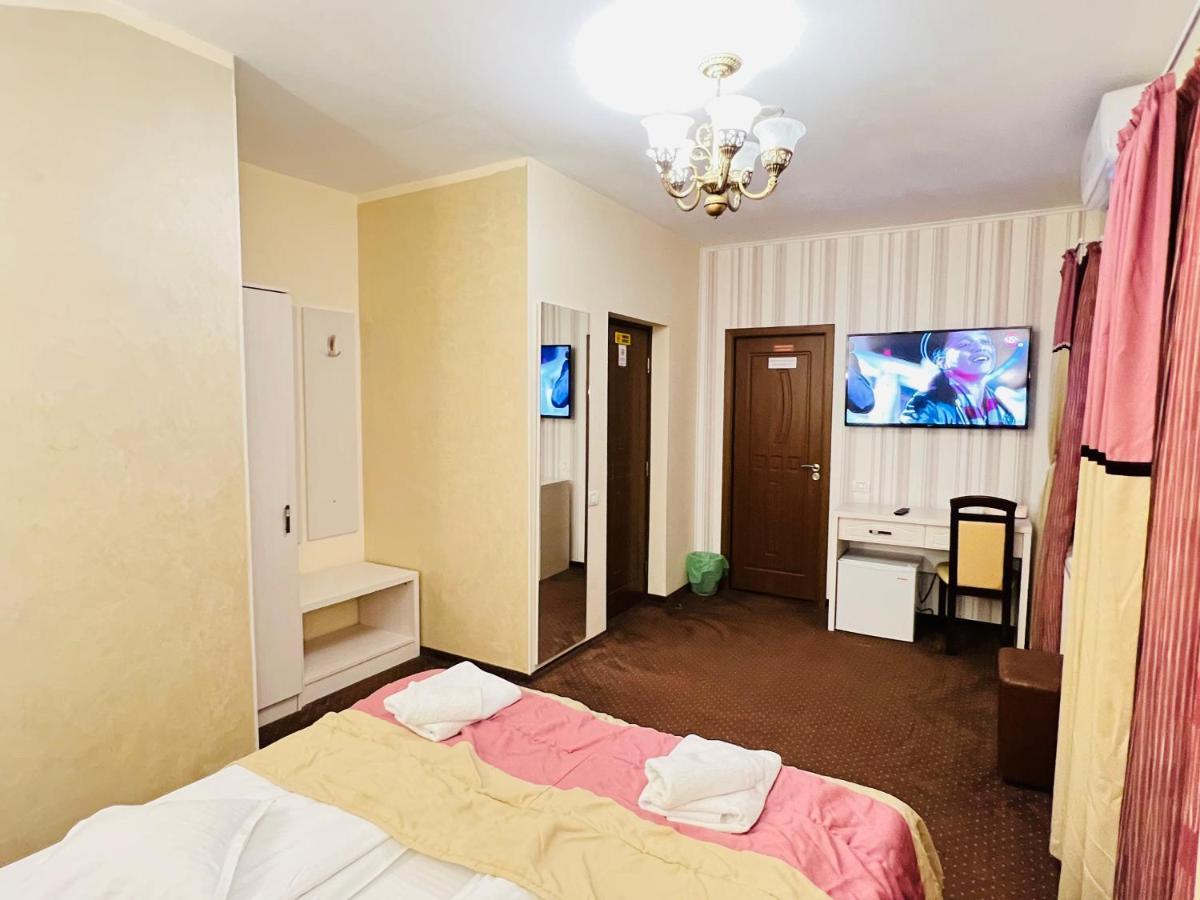 Pensiunea Ianis Piatra Neamţ Extérieur photo