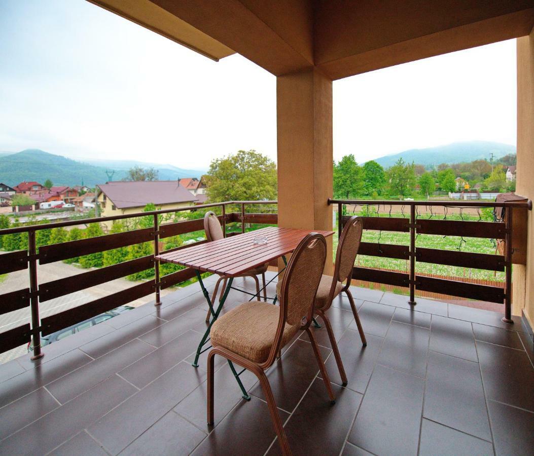 Pensiunea Ianis Piatra Neamţ Extérieur photo