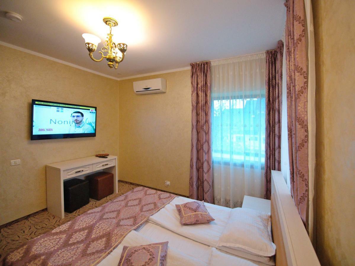 Pensiunea Ianis Piatra Neamţ Extérieur photo